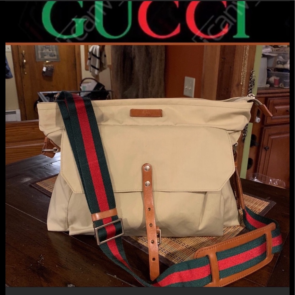 ❗️SOLD on ♏️❗️ GUCCI MESSENGER Unisex RARE Travel in Style💥♥️🔥 Beautiful - Picture 1 of 16